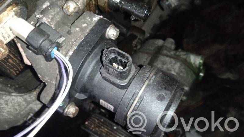 Opel Astra J Moottorin vesijäähdytyksen putki/letku 