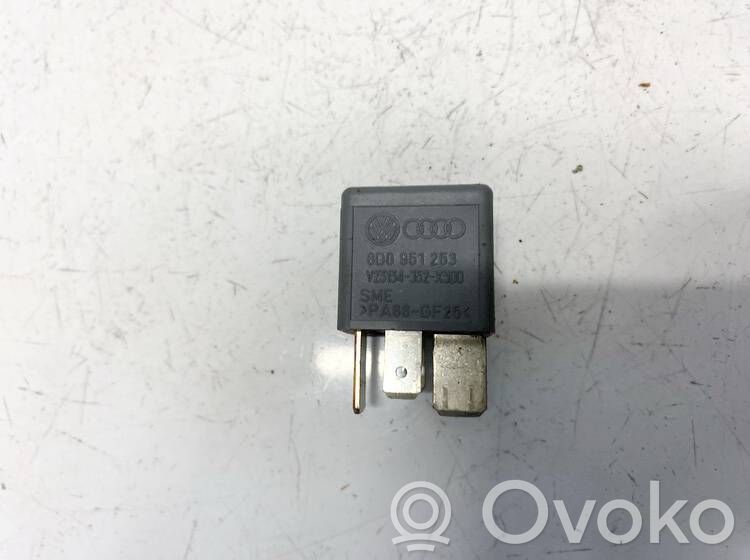 Altri relè   8D0951253,V23134J52X300,8D0951253,V23134J52X300