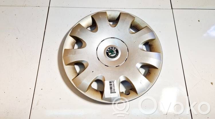 Skoda Octavia Mk2 (1Z) Mozzo/copricerchi/borchia della ruota R15