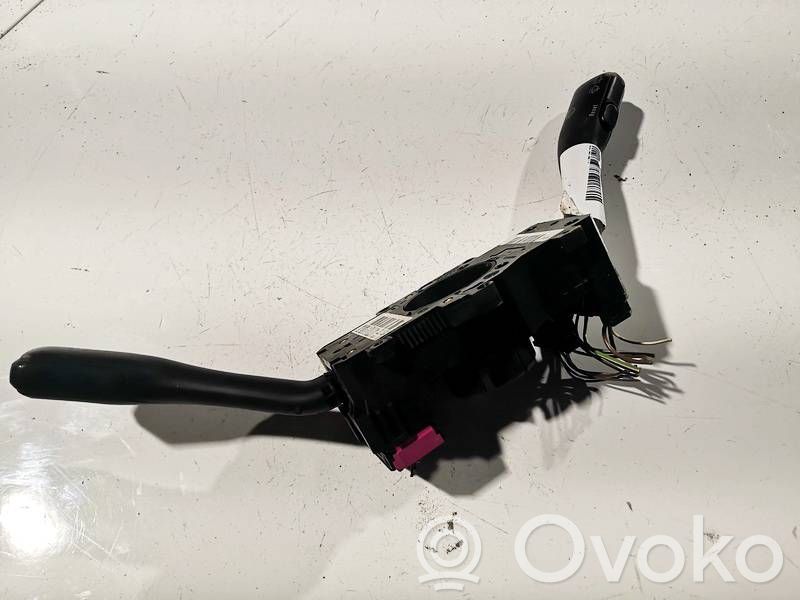Skoda Fabia Mk1 (6Y) Leva/interruttore dell’indicatore di direzione e tergicristallo