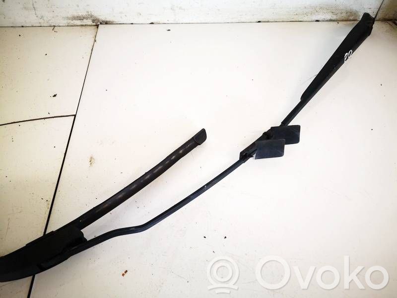 Volkswagen Golf IV Bras d'essuie-glace avant 