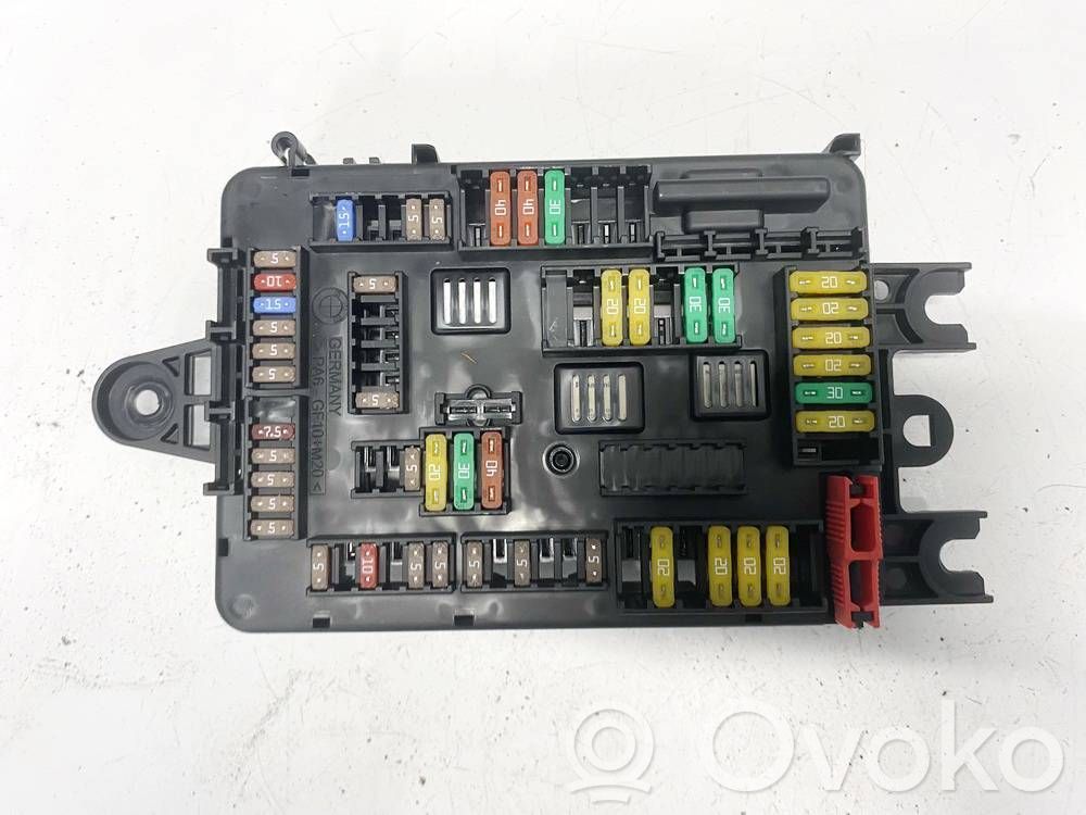 BMW 3 F30 F35 F31 Saugiklių dėžė (komplektas) 