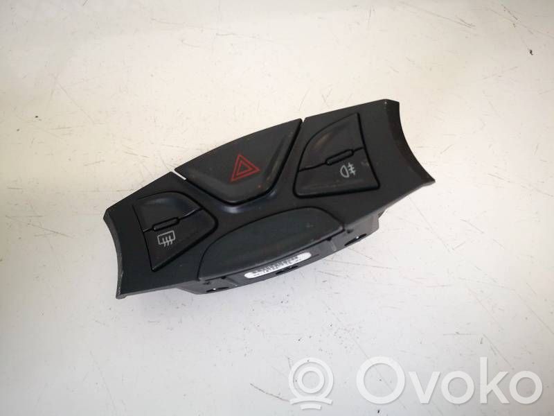Ford Ka Hätävilkkujen kytkin 