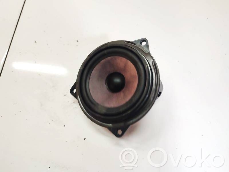BMW 1 E81 E87 Etuoven kaiutin 