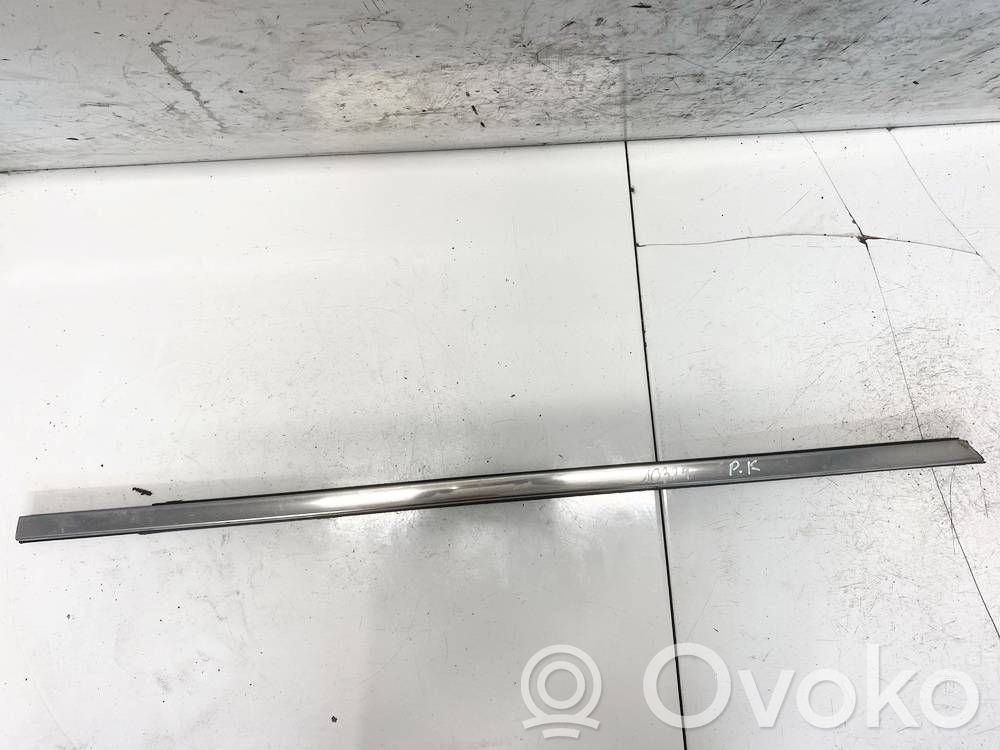 Citroen C4 II Picasso Listwa / Uszczelka szyby drzwi 