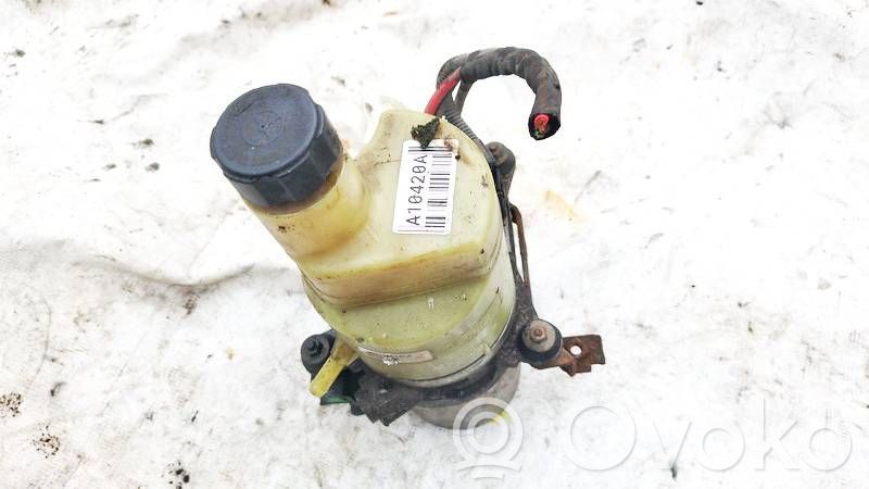 Ohjaustehostimen pumppu   5N513K514CA,5N513K514CA