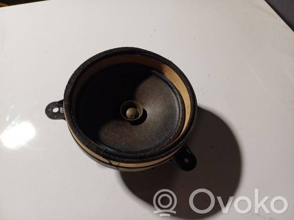Subaru Legacy Etuoven kaiutin 