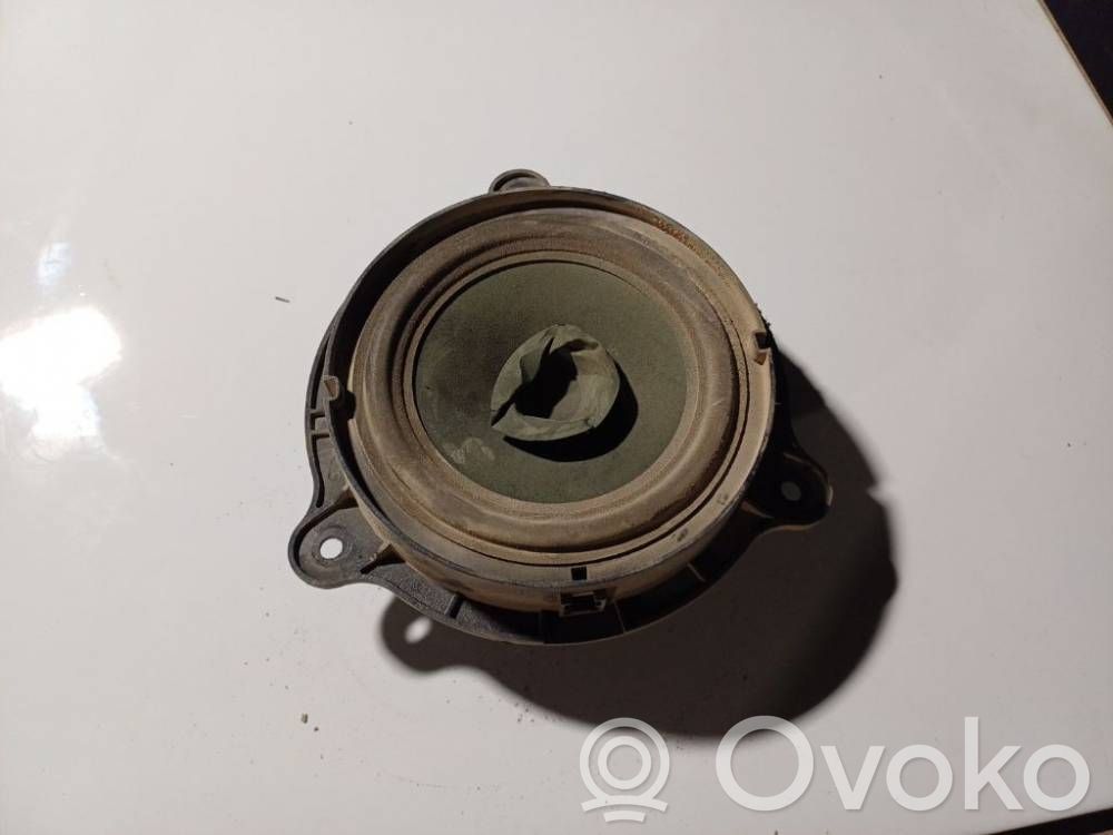 Nissan Primera Etuoven kaiutin 