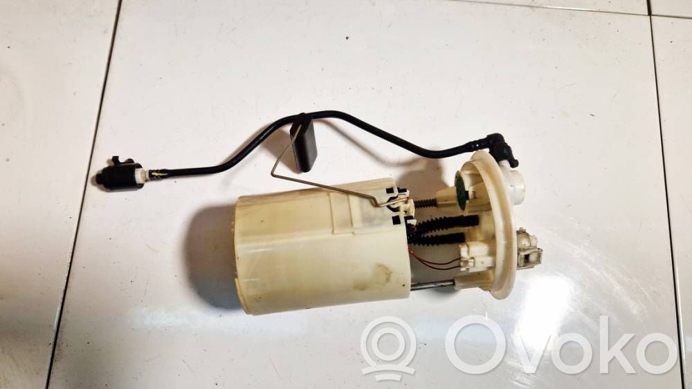 Toyota Corolla E120 E130 Polttoainesäiliön pumppu