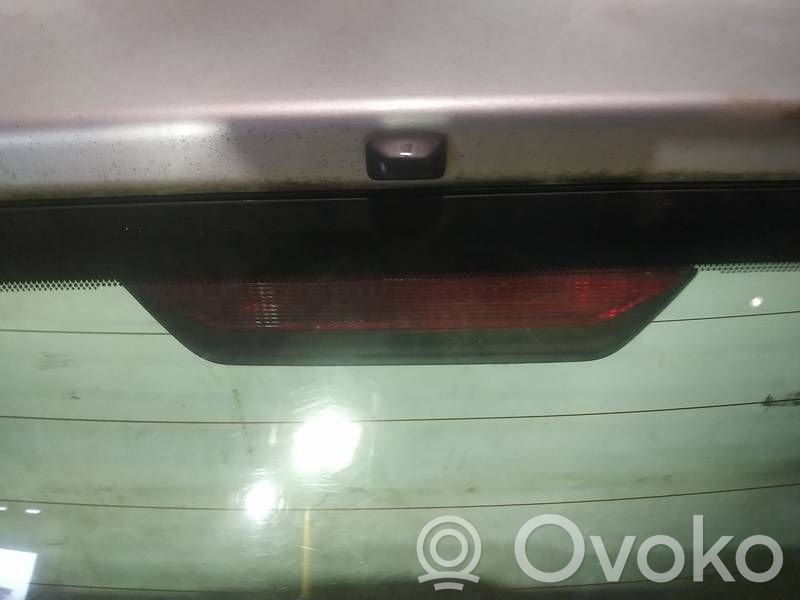 Toyota Yaris Troisième feu stop
