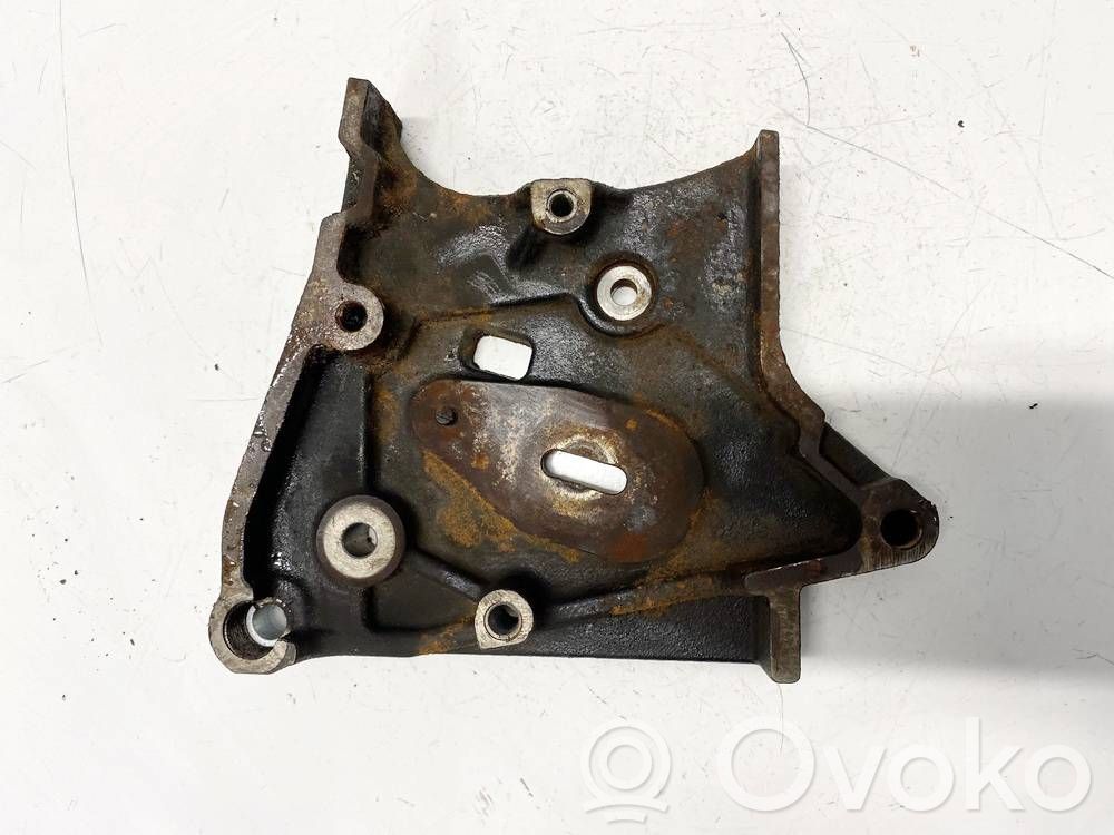 Opel Insignia A Engine mounting bracket 