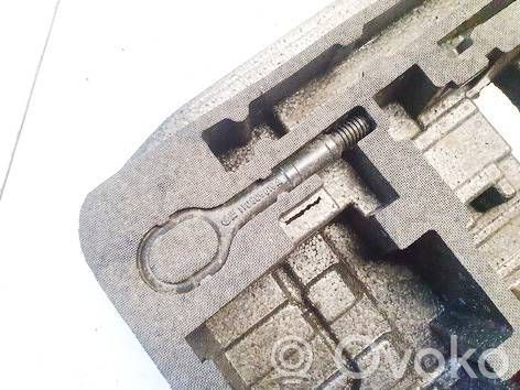 Anillo de remolque   1T0805615A,1T0805615A