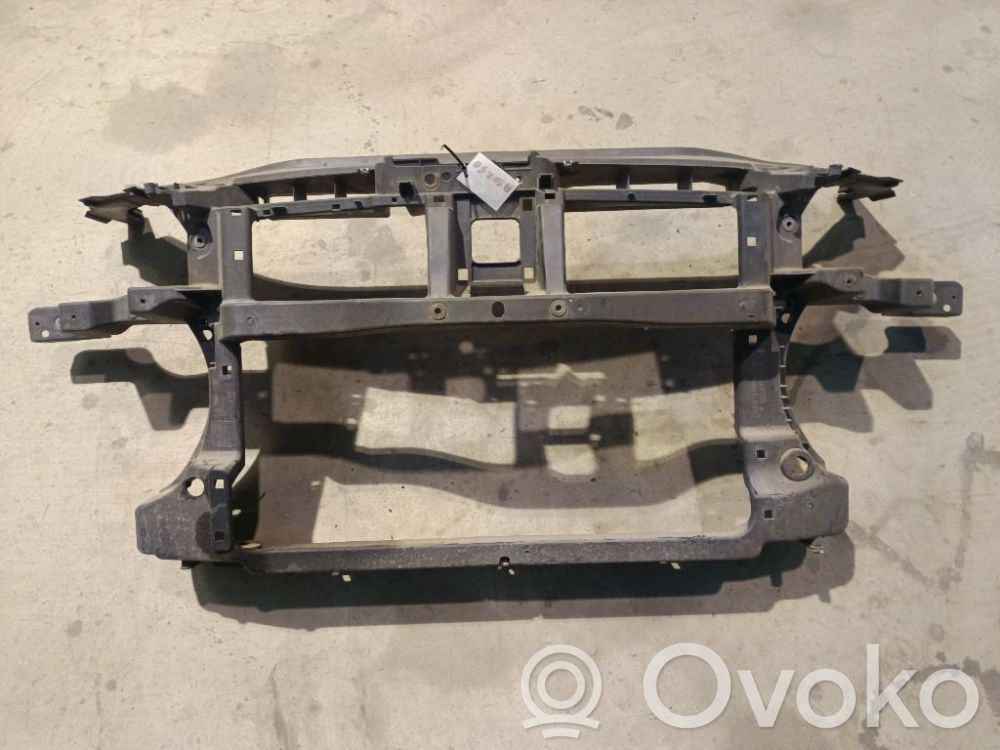Volkswagen PASSAT B6 Pannello di supporto del radiatore 