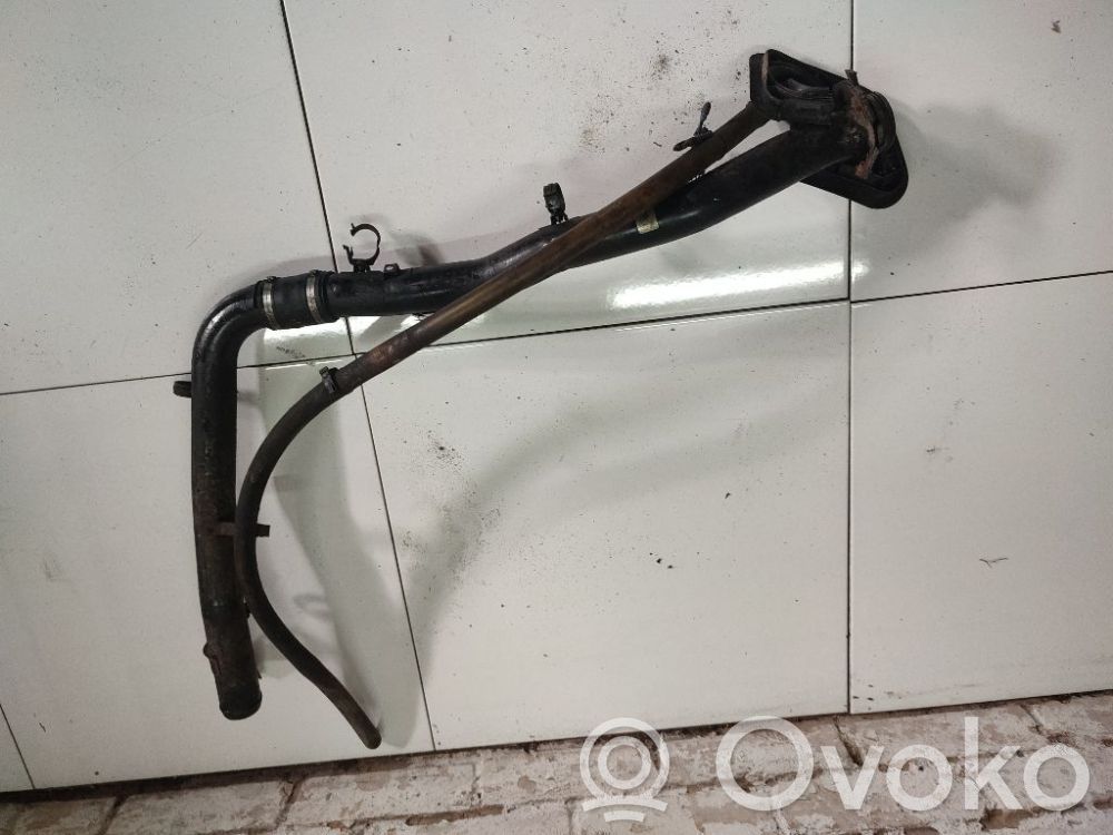 Audi A4 S4 B6 8E 8H Tuyau de remplissage de réservoir de carburant 