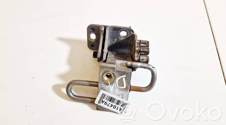 Bisagra superior puerta delantera   8E0831412B,8E0831412B