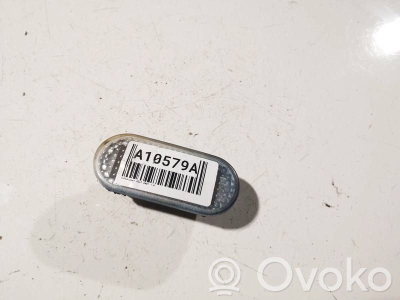 Volkswagen Golf IV Semnalizator bară față 