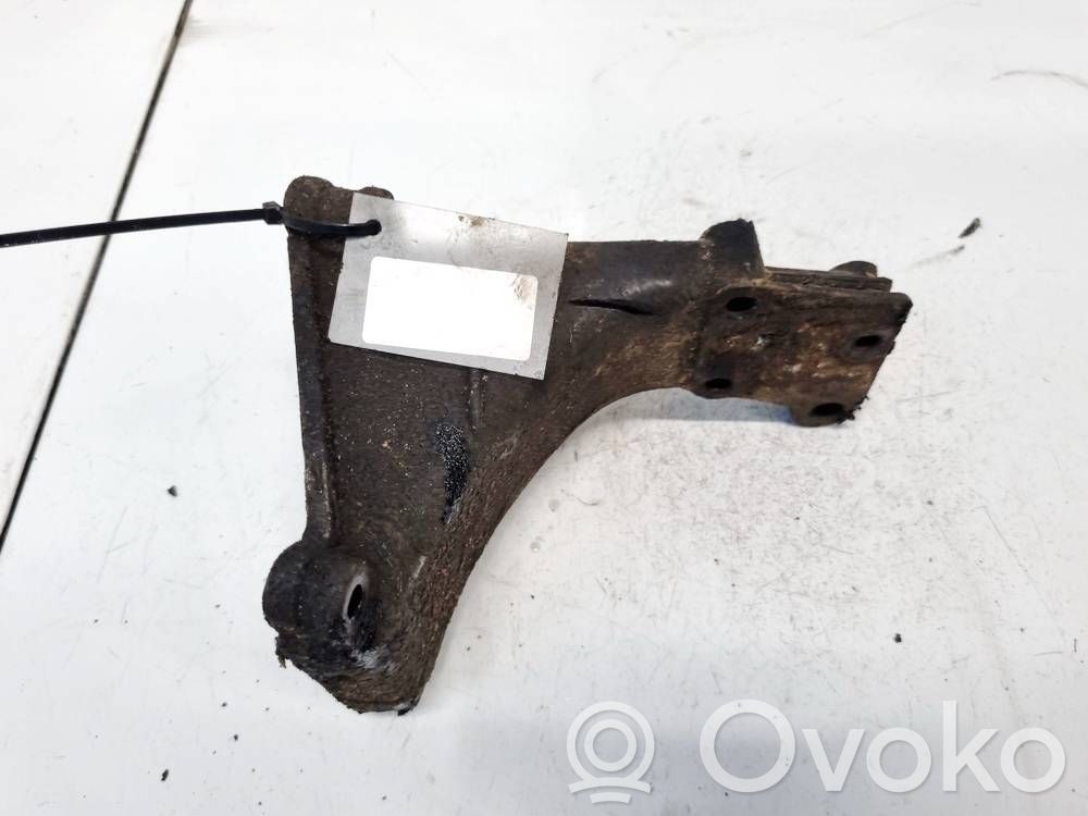 Volkswagen Golf II Engine mounting bracket 