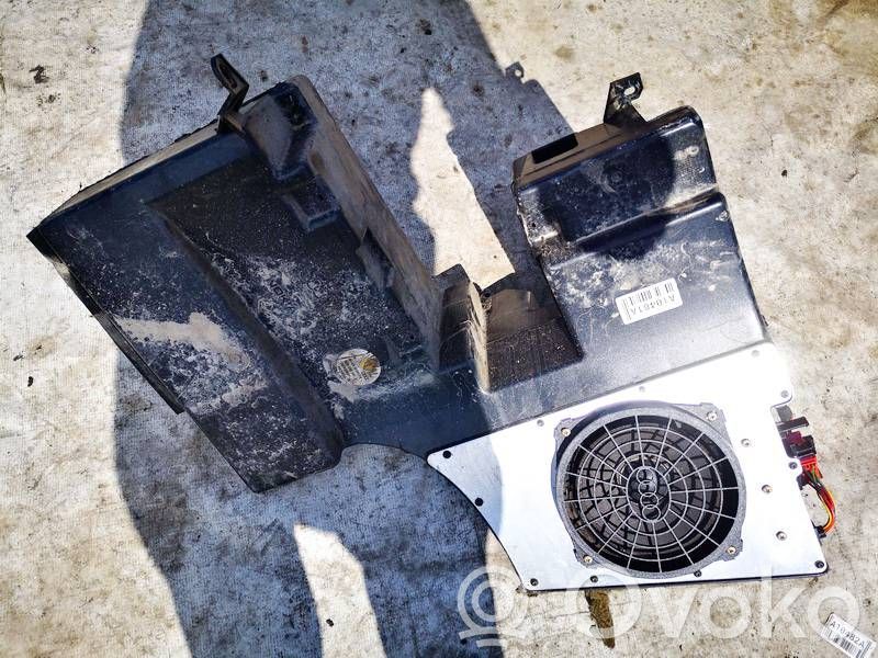 Audi A4 S4 B5 8D Subwoofer 