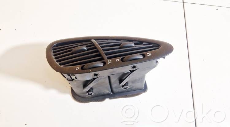Volkswagen Sharan Dysze / Kratki środkowego nawiewu deski rozdzielczej 
