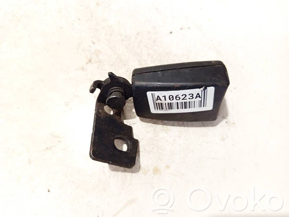 Opel Corsa D Klamra tylnego pasa bezpieczeństwa 