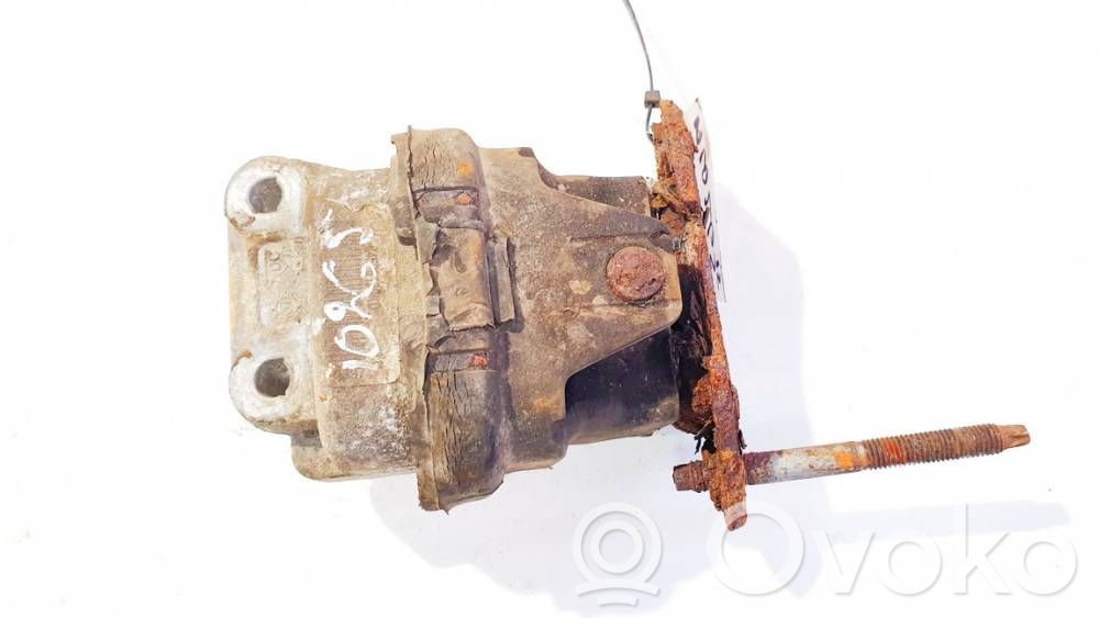 Chrysler 300 - 300C Engine mount bracket 