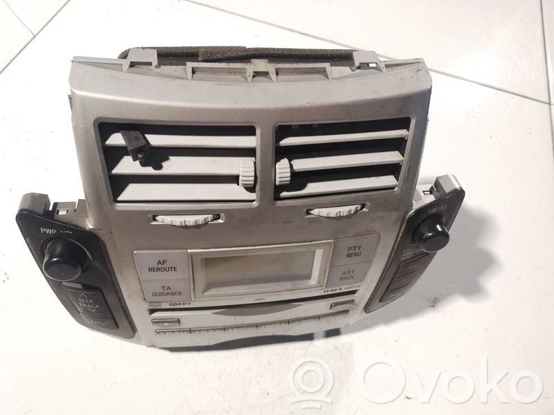 Toyota Yaris Panel / Radioodtwarzacz CD/DVD/GPS