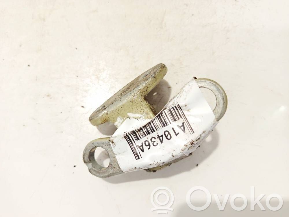 Volvo S40 Bisagra inferior de la puerta trasera 