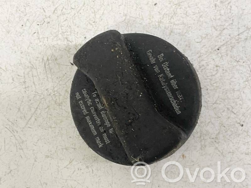 Volkswagen PASSAT B5.5 Tappo carico dell’olio 