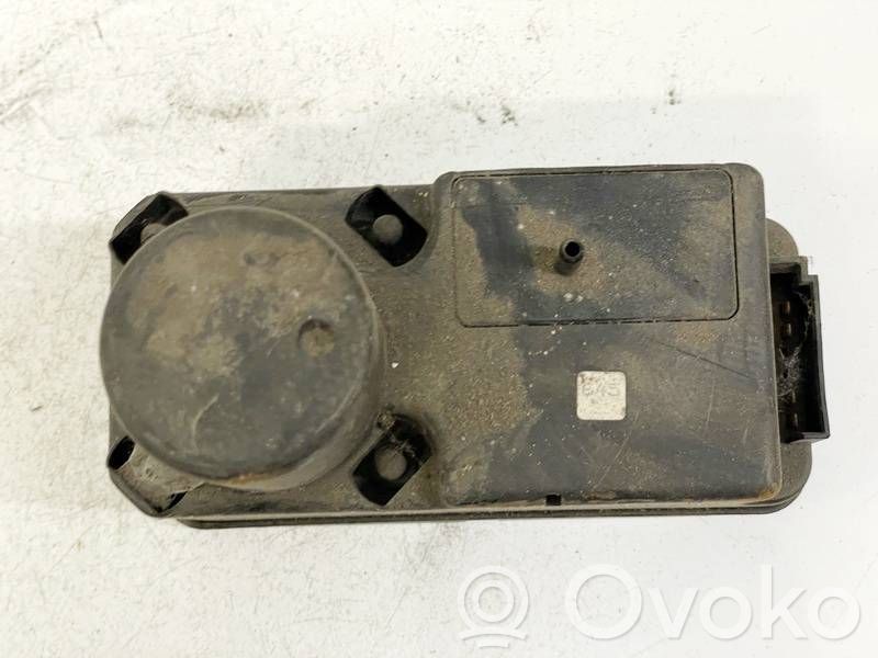 Volkswagen PASSAT B3 Bomba de vacío 