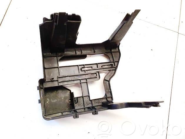 Skoda Fabia Mk2 (5J) Coperchio/tappo della scatola vassoio della batteria 