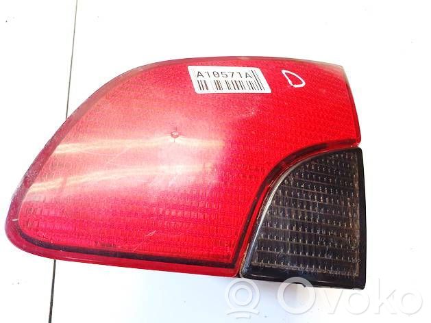 Peugeot 406 Feux arrière sur hayon