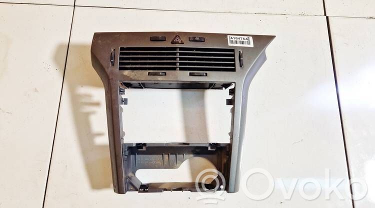 Opel Astra H Rejilla de ventilación central del panel 
