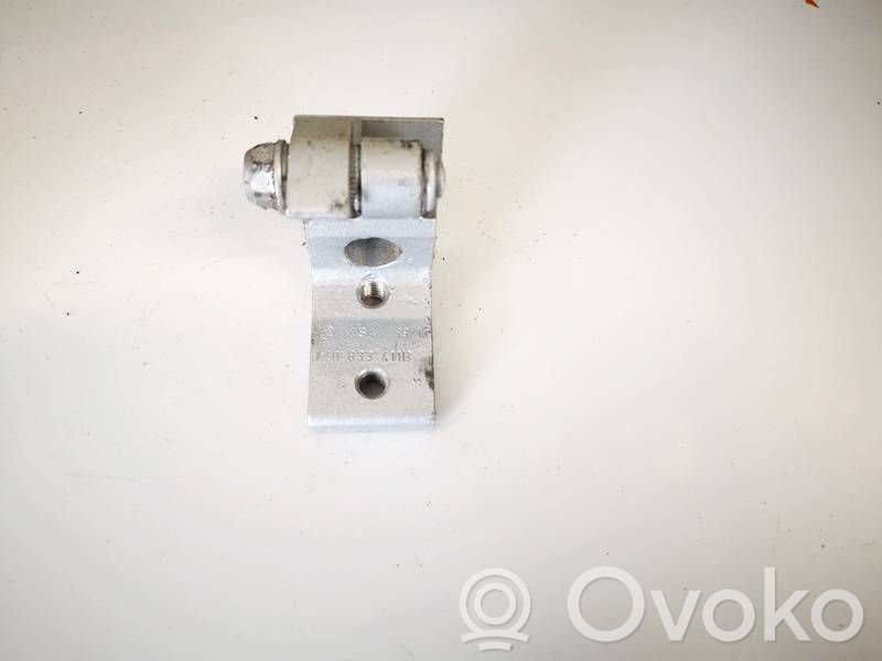 Skoda Octavia Mk2 (1Z) Cerniera inferiore della portiera posteriore