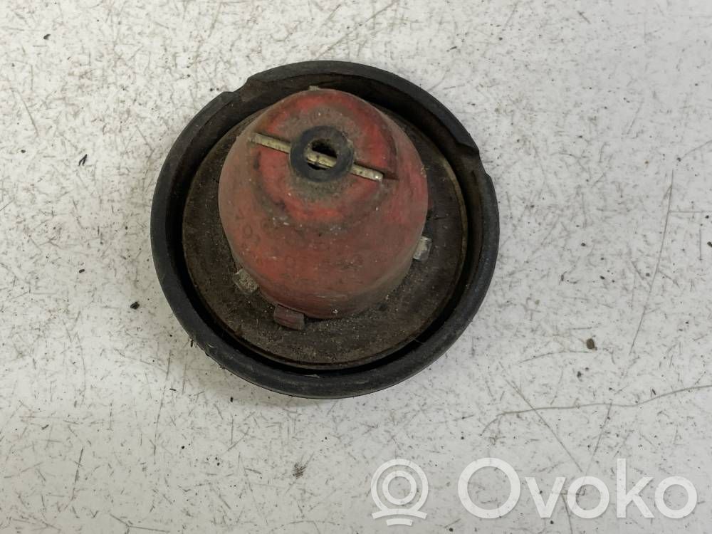Volkswagen Transporter - Caravelle T4 Tappo del serbatoio del carburante 