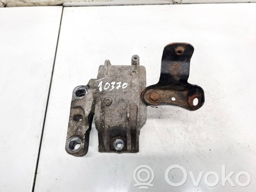 Volkswagen Golf V Engine mount bracket 