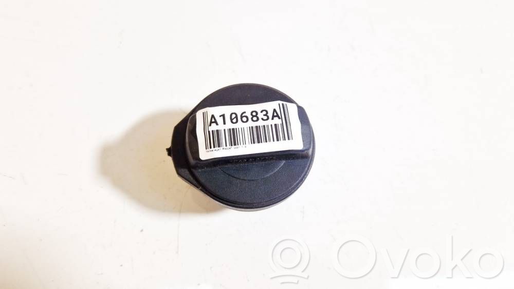 Volkswagen PASSAT B5.5 Tappo del serbatoio del carburante