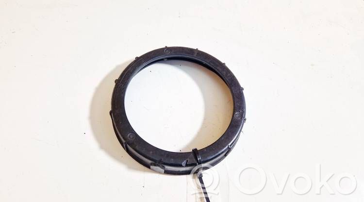 Toyota Avensis T250 Anello/dado di bloccaggio della vite della pompa del carburante nel serbatoio 