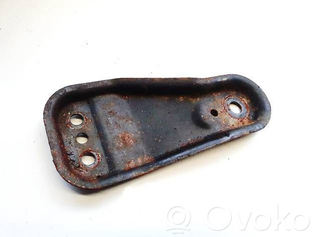 Volkswagen Polo IV 9N3 Łapa / Mocowanie silnika 