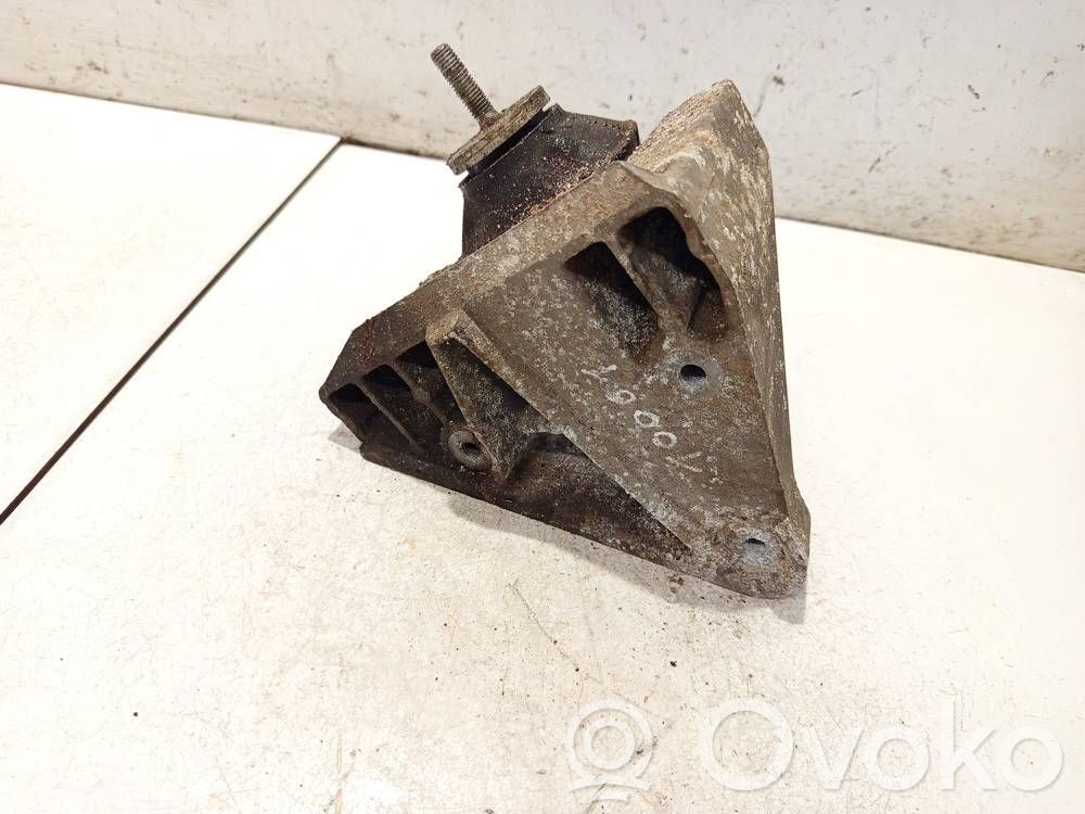 Audi 100 S4 C4 Engine mount bracket 