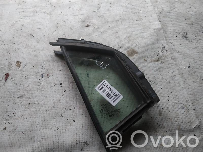 Toyota Yaris Geam ventilare ușă față patru uși