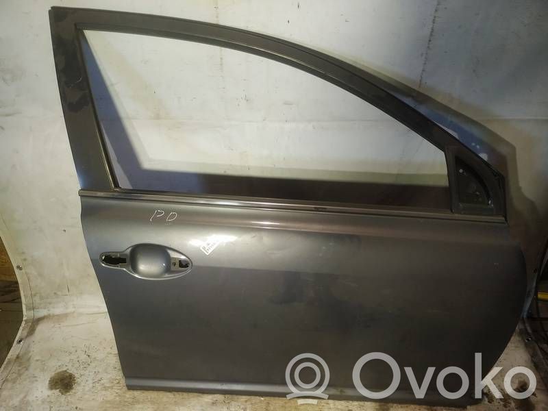 Toyota Avensis T250 Front door