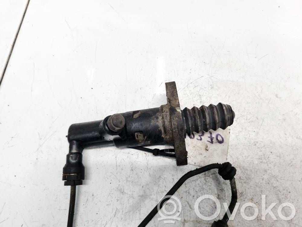 Volkswagen Golf V Kytkimen pääsylinteri 