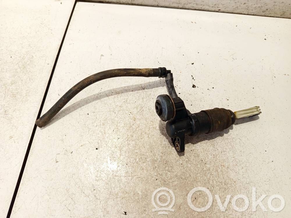 Volkswagen PASSAT B5.5 Kytkimen pääsylinteri 