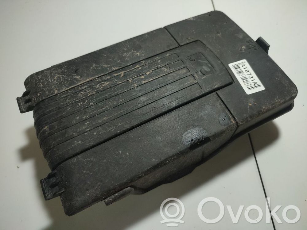 Volkswagen Golf V Coperchio/tappo della scatola vassoio della batteria 