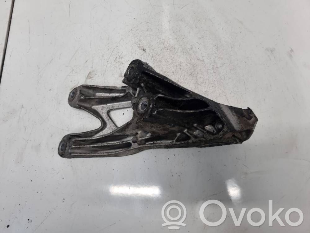 Audi A6 S6 C7 4G Moottorin kiinnikekorvake 