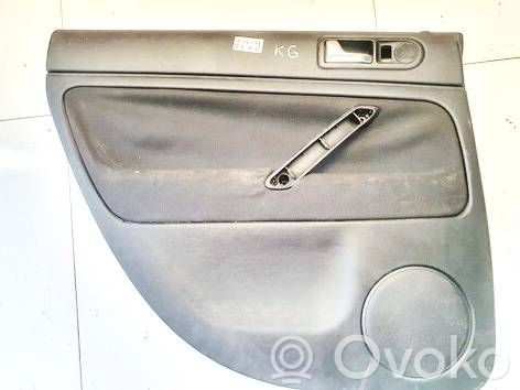 Volkswagen PASSAT B5 Takaoven verhoilu 