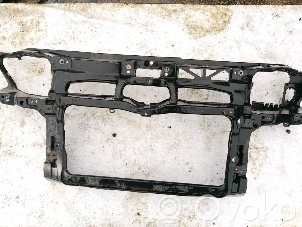 Volkswagen Bora Pas przedni 