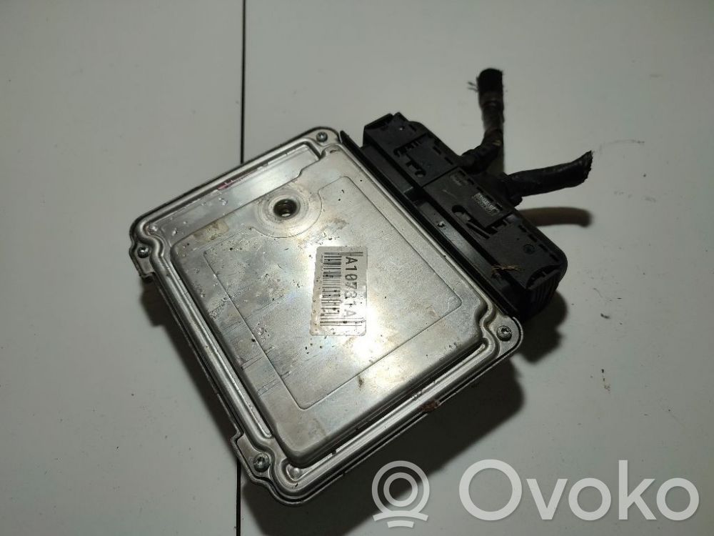 Volkswagen Golf V Calculateur moteur ECU
