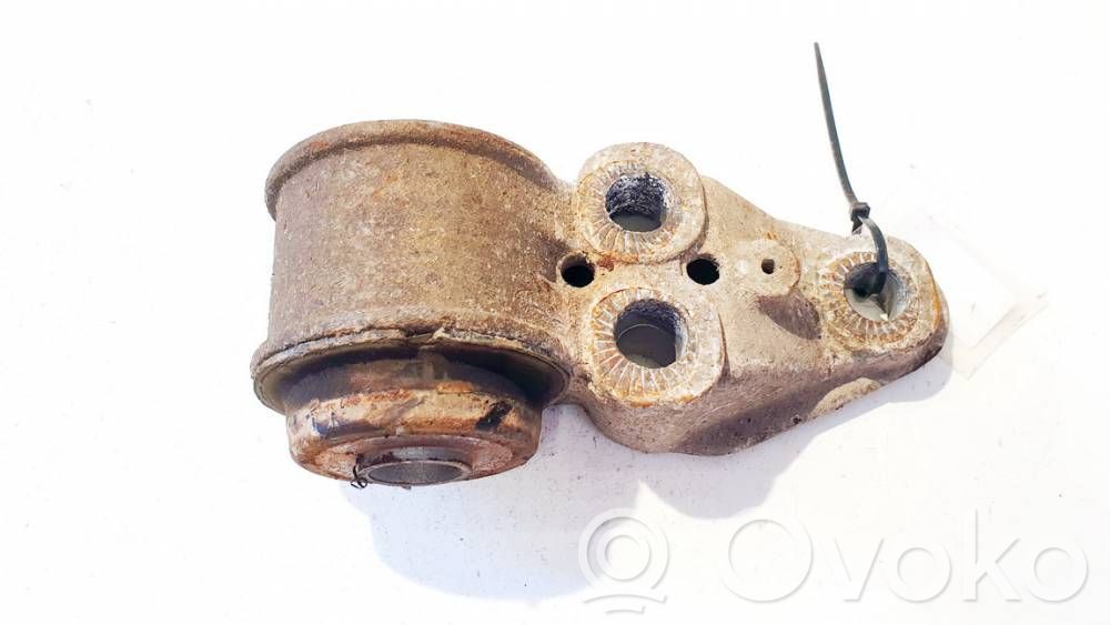 Volkswagen PASSAT B5.5 Carcasă fixare axă spate 