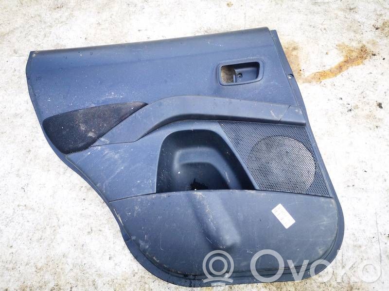Peugeot 4007 Takaoven verhoilu